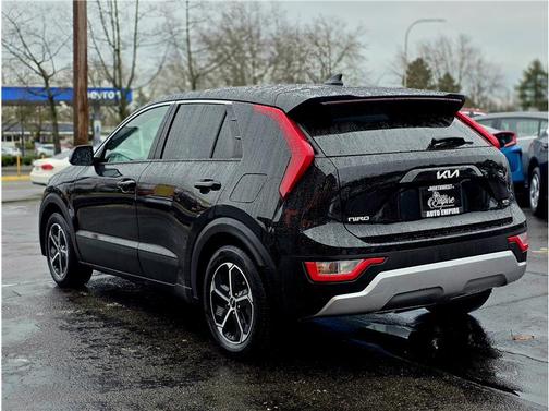 2023 Kia Niro LX