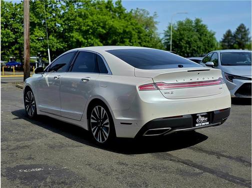 White 2019 Lincoln MKZ Hybrid Reserve