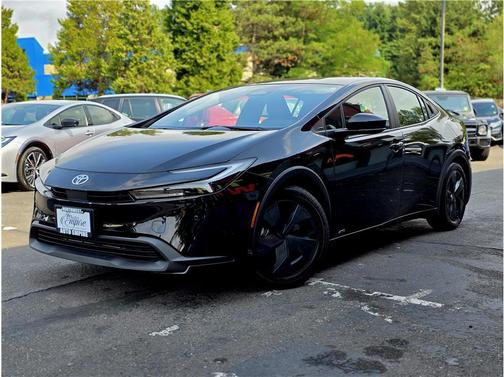 2025 Toyota Prius LE