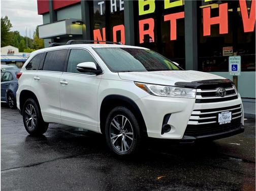 2017 Toyota Highlander LE I4
