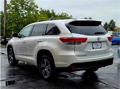 2017 Toyota Highlander LE I4