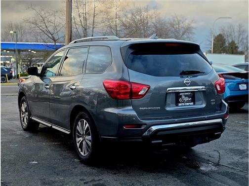 2019 Nissan Pathfinder SV