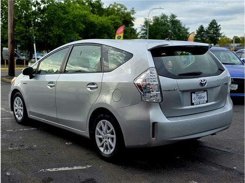 2013 Toyota Prius v Two