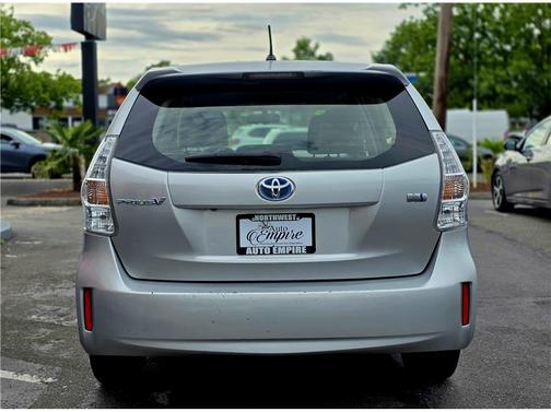 2013 Toyota Prius v Two