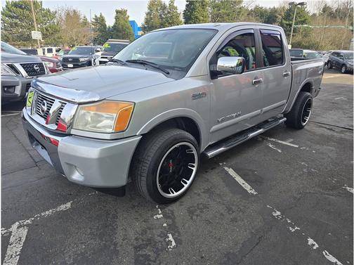 Brilliant Silver Metallic 2014 Nissan Titan SL