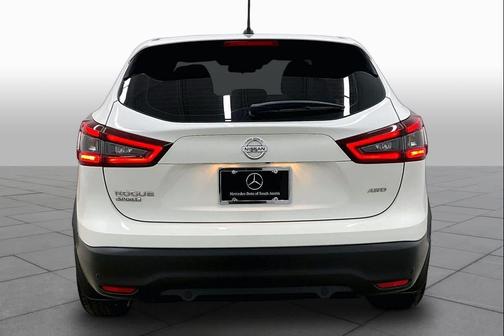 Glacier White 2022 Nissan Rogue Sport S