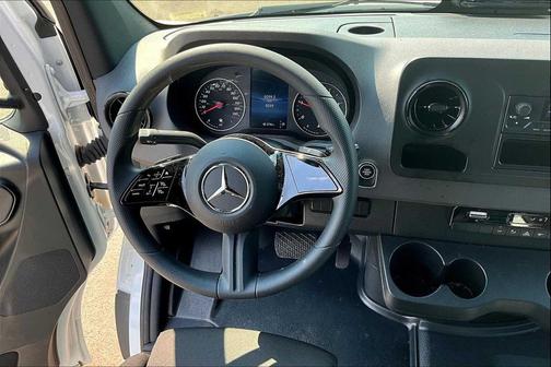 2025 Mercedes-Benz Sprinter 2500 Standard Roof