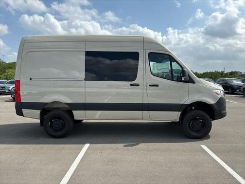 2025 Mercedes-Benz Sprinter 2500 Standard Roof