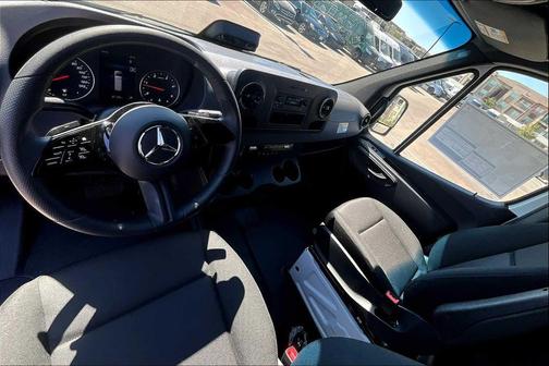 2026 Mercedes-Benz Sprinter 2500 Standard Roof