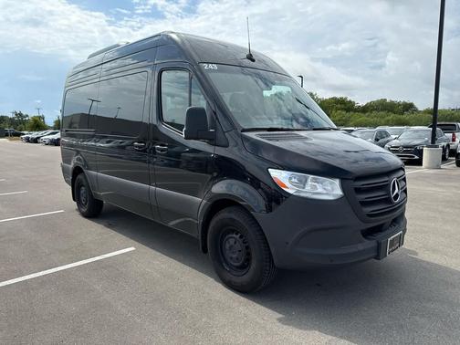 2025 Mercedes-Benz Sprinter 2500 Standard Roof