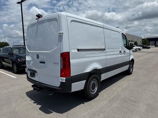 Arctic White 2026 Mercedes-Benz Sprinter 2500 Standard Roof