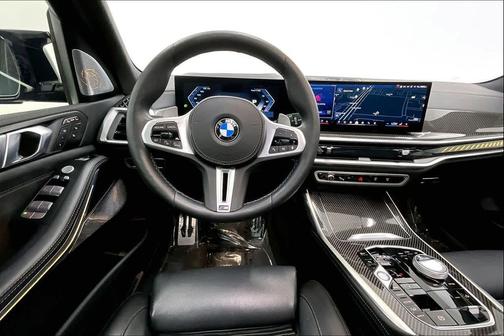 2025 BMW X7 M60i