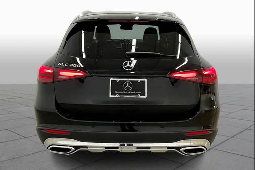 2026 Mercedes-Benz GLC 300 Base