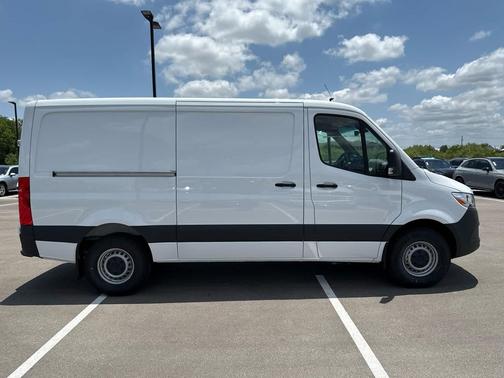 2025 Mercedes-Benz Sprinter 2500 Standard Roof