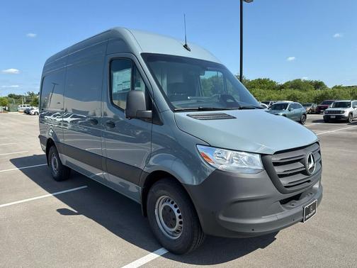 2025 Mercedes-Benz Sprinter 2500 Standard Roof