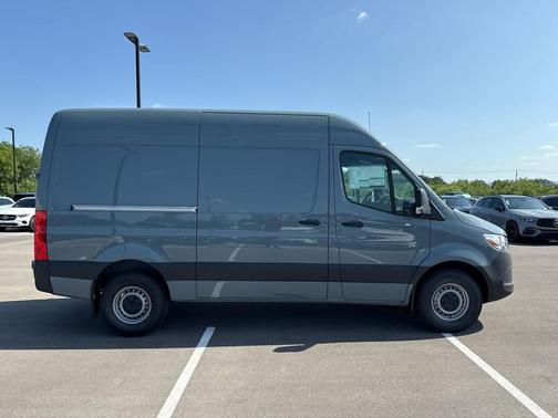 2025 Mercedes-Benz Sprinter 2500 Standard Roof