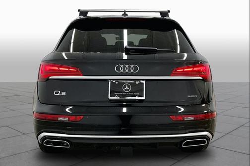 Mythos Black Metallic 2023 Audi Q5 45 S line Premium Plus