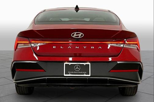 2025 Hyundai ELANTRA SEL