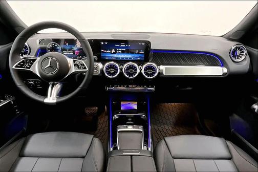 Polar White 2026 Mercedes-Benz GLB 250 4MATIC