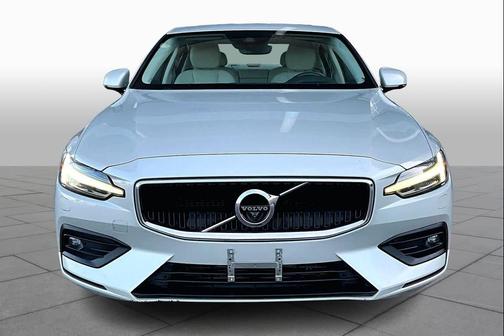 2020 Volvo S60 T5 Momentum