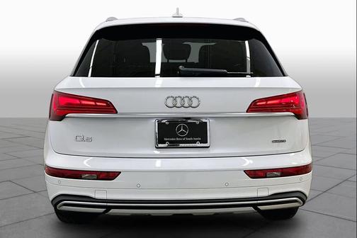 Arkona White 2024 Audi Q5 40 Premium