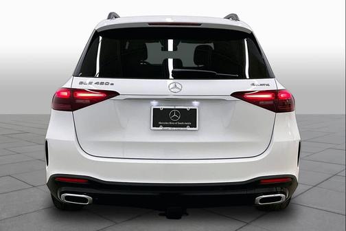 MANUFAKTUR Moonlight White Metallic 2025 Mercedes-Benz GLE 450e 4MATIC
