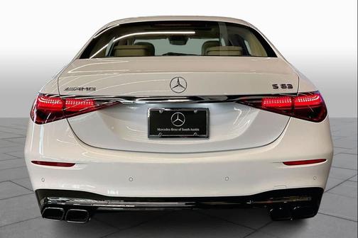 MANUFAKTUR Moonlight White Metallic 2026 Mercedes-Benz AMG S 63 E 4MATIC