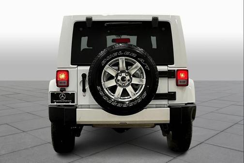 Bright White Clearcoat 2017 Jeep Wrangler Sahara