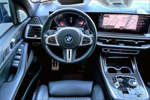2023 BMW X7 M60i