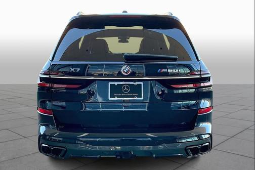 2023 BMW X7 M60i