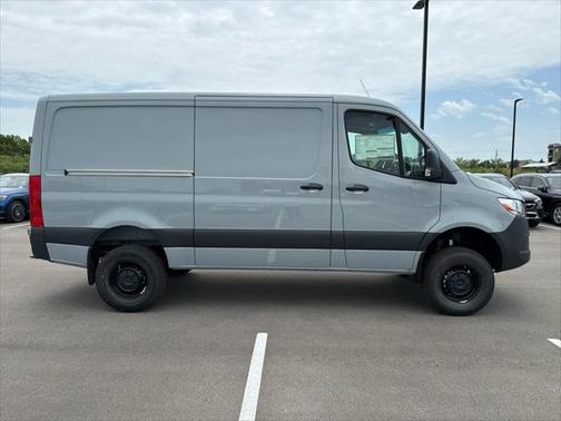 2025 Mercedes-Benz Sprinter 2500 Standard Roof