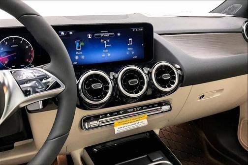Polar White 2026 Mercedes-Benz GLA 250 4MATIC