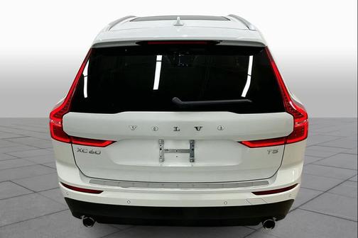 2021 Volvo XC60 T5 Momentum