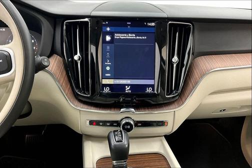 2021 Volvo XC60 T5 Momentum