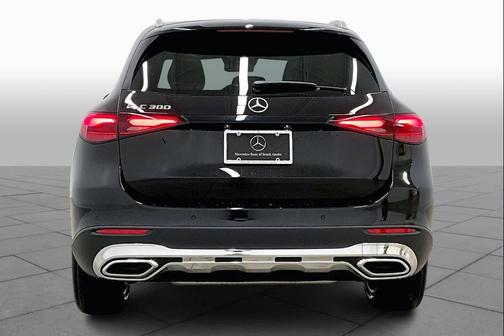 Obsidian Black Metallic 2026 Mercedes-Benz GLC 300 Base