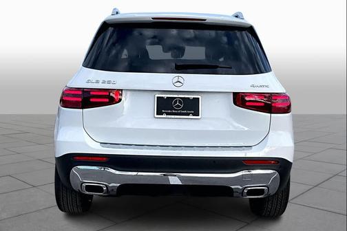 Polar White 2026 Mercedes-Benz GLB 250 4MATIC