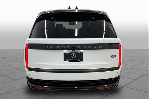 Fuji White 2023 Land Rover Range Rover P400 SE