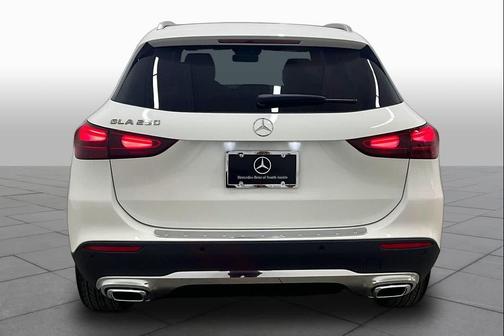 Polar White 2026 Mercedes-Benz GLA 250 4MATIC