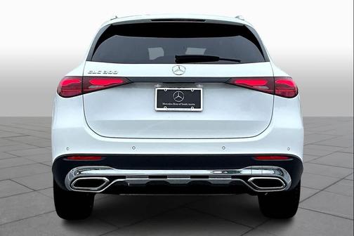 Polar White 2026 Mercedes-Benz GLC 300 Base