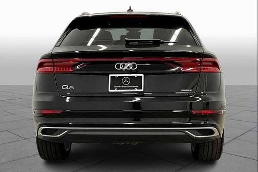2022 Audi Q8 55 Premium