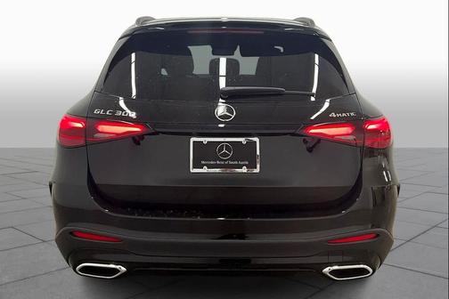 2026 Mercedes-Benz GLC 300 4MATIC