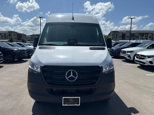 Arctic White 2026 Mercedes-Benz Sprinter 2500 Standard Roof