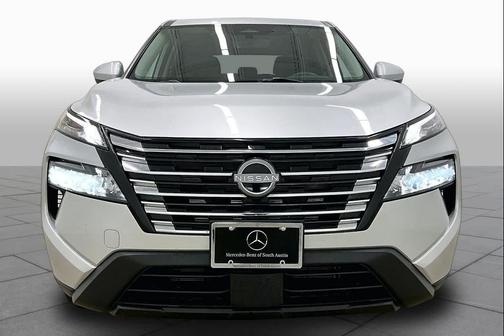 Brilliant Silver Metallic 2024 Nissan Rogue SV