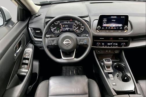 Brilliant Silver Metallic 2024 Nissan Rogue SV