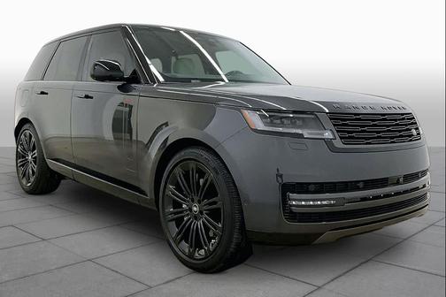 Carpathian Grey Premium Metallic 2025 Land Rover Range Rover P400 SE