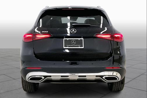 040/Black 2026 Mercedes-Benz GLC 300 Base