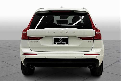 2021 Volvo XC60 T5 Momentum
