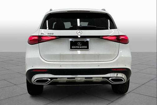 2025 Mercedes-Benz GLC 300 Base