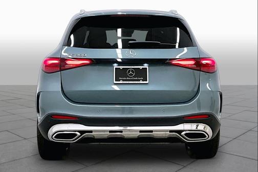 Verde Silver Metallic 2026 Mercedes-Benz GLC 300 Base