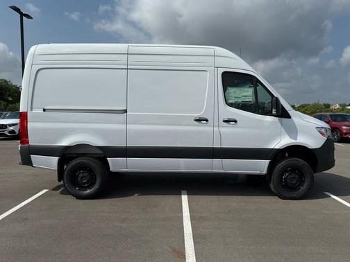 Arctic White 2025 Mercedes-Benz Sprinter 2500 Standard Roof
